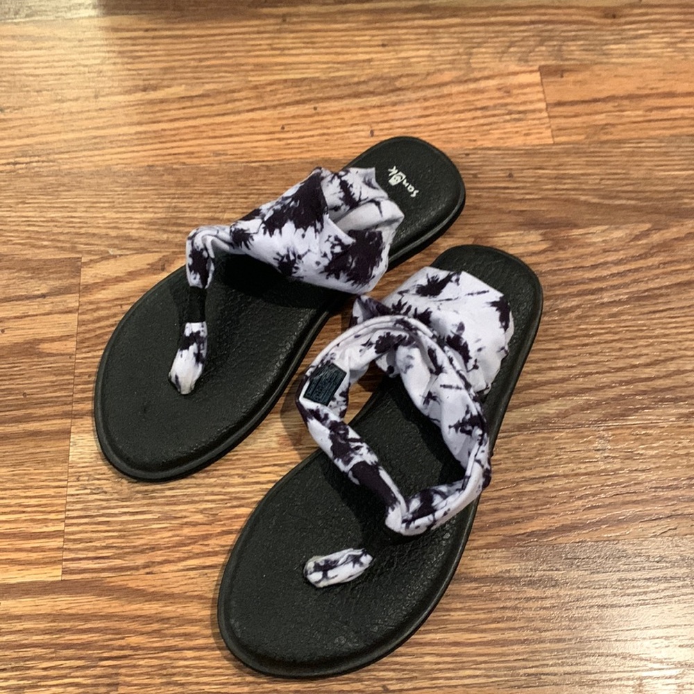 Sanuk women's sandals